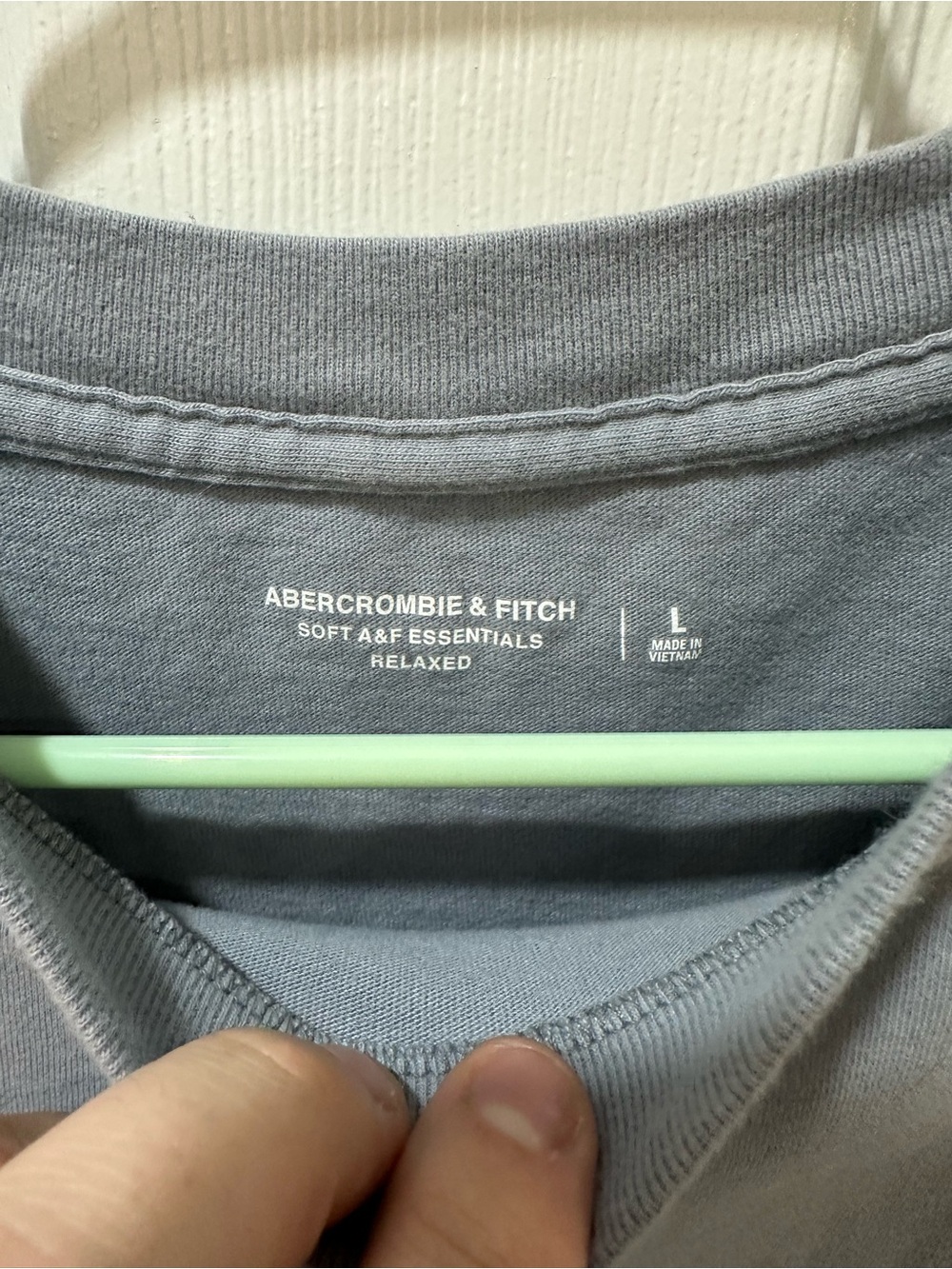 Abercrombie & Fitch Essential Pack of 4 Tees; Men’s Large - Picture 8 of 12